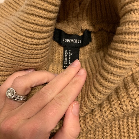 Forever 21 camel cable knit sweater - Picture 2 of 3